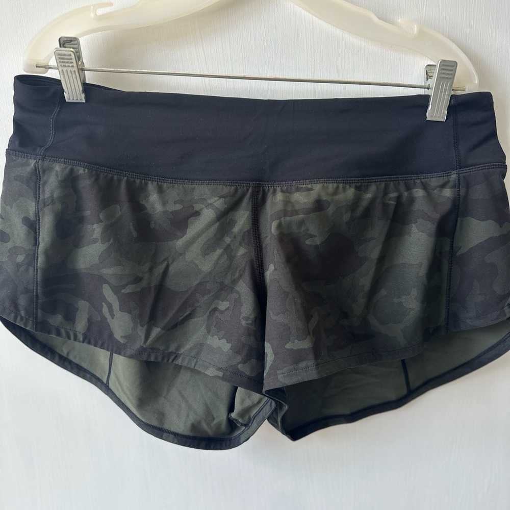 Lululemon Athletica Green Athletic Shorts Lightweight Moisture-Wicking